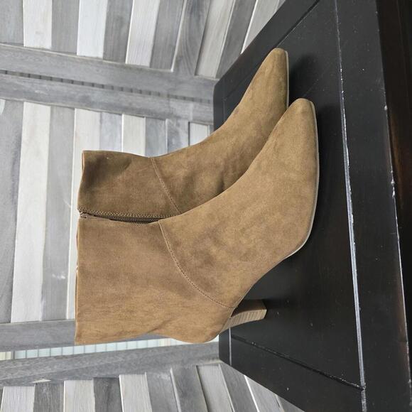 Women's Frances Ankle Boots | Universal Thread | 6.5 - Picture 1 of 9